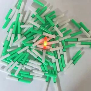 釣りアクセサリー10pcs / lot電灯スティックレッド /グリーン導入釣りフロートアクセサリーライトスティックボブバーブーイツールB470 231018