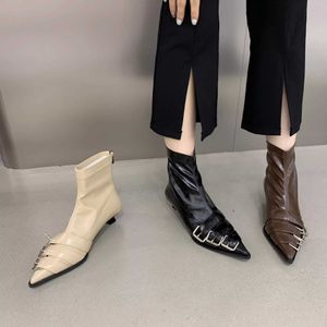 Botas de salto fino único nu feminino outono/inverno estilo britânico apontou toe baixo curto gato pequeno