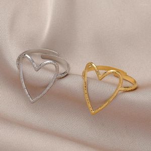 Кластерные кольца ниша дизайн универсальный полый сердечный кольцо для женщин Тенденция личности дамы регулируемые ювелирные украшения Оптовые прямые продажи