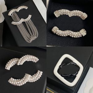 Brosche aus 18 Karat vergoldetem Silber, Brosche mit Erdbeeren, Anstecknadel, Hochzeitsschmuck, Kupfernadeln, Broschen, romantische Paare, Geschenk, Accessoires, europäische Marke, modisch, vielseitig