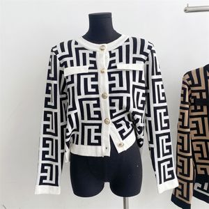 Vintage Jacquard Stick Cardigan tröja för kvinnor Stylish Elegant Chic Ladies Knitwear Tops Långärmad enkelbröd hoppare