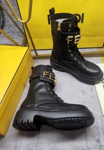 رسم بياني جديد Martin Boots Black Open Brim Bread Beded Beaded Bread With Gold Metal Aselets Szipper Designer Platform