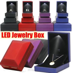 Schmuckschatullen, LED-Box für Ring, Halskette, luxuriöse Samt-Aufbewahrungsboxen, Verlobungsvitrine, Geschenkverpackung, Vitrine 231019