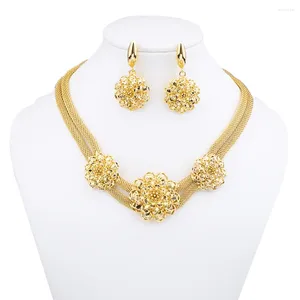 Necklace Earrings Set Luxury Flower Design Flat Pendant Gold Color Jewelry Dubai Brazilian Women's Wedding Party Bride Gift