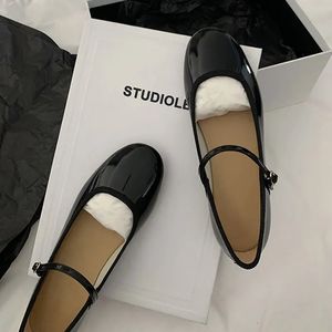 Dress Shoes Japanned Leather Ballets Woman Belt Strap Lolita Flats French Mary Jeans Femme Shallow Loafers JK Cosplay Women Moccasins 231019
