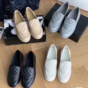 Topp loafers klänning skor doft rhomboid check metall designer spänne svart fårskinn lägenheter lyx kvinnor läder balett mule oxfords moccasins enstaka skor