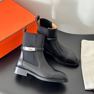 Top -Qualität Frauen -Knöchelstiefel flache Absatz klassische echte Lederknitterstiefel Winter Mode Luxus Designer Schuhe Arbeitssicherheit mit Box