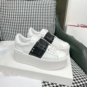 Sapatos femininos de couro genuíno tênis plataforma plana rebite esportes lazer cristal apartamentos sapatos designer rendas até zapatillas mujer