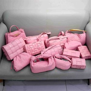 Trendy New Dokuma Tasarımcı Çanta Şerit Pembe Düğüm Çanta Çoklu Stilleri Sline Kırmızı Aynı Stil Çanta Işık Lüks Tarzı Bir Omuz Diagonal Straddle Bag 230830