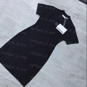 Designer de luxo vestido de malha marca das mulheres t camisa preto hip cover vestido manga curta gola alta malha tops244g