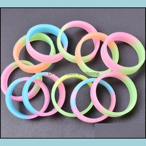 Band Rings Luminous Sile Jewelry Fluorescent Random Color 20Mmx5Mm Cute Glow In The Dark Finger Ring Bdehome Drop Delivery Dhzb2