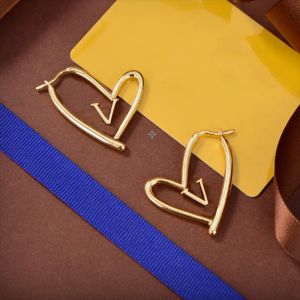 Heart Love Designer örhängen Stud Luxury Jewelry Letters Earings Present For Women Hoop Earrings Stud Golden Earring Bijoux de Luxe 2310201d