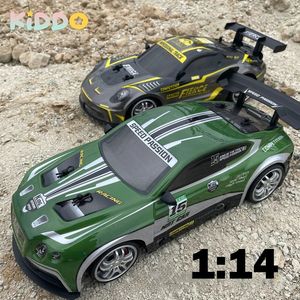 Auto elettrica RC 2 4G RC Drift Racing 1/14 Telecomando e camion Vechicle sportivo ad alta velocità con giocattolo natalizio leggero 231019
