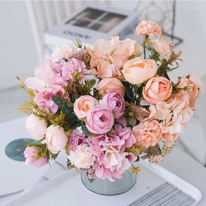 Fiori decorativi Autunno Tea Artificiale Rosa Garofano Ortensia Bouquet ibrido Fiore finto di seta di alta qualità per la decorazione domestica di nozze