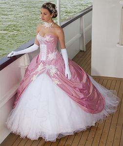 Abito da sposa lungo vintage vittoriano Abiti da sposa rosa e bianchi Scollo a cuore Applicazioni in pizzo Abito da ballo con corsetto Abiti da sposa principessa