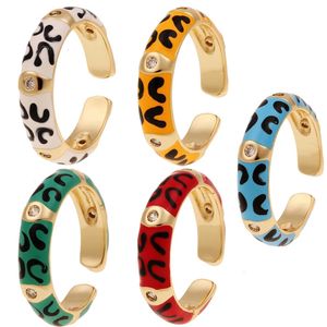 Pierścień Ponitaire Kolor Enomel Pierścienie palców Loparda Trend U kształt miedziany cyrkon Otwarty styl bohemian regulowany prezenty biżuterii 231019