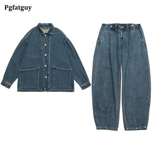 Conjuntos de 2 peças para homens, jaqueta jeans com design de bolso grande e jeans banana arredondados, casual, estilo neutro solto, casal, moda urbana