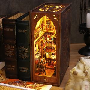 Akcesoria dla lalek DIY Książka Nook Strefy Wstaw Zestawy budowlane Dollhouse Miniaturowa księgarnia księgarnia 3D Drewniana książka dla dorosłych dzieci Prezenty 231019