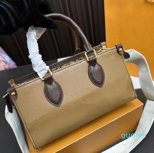 Bolsa tote da moda Bolsa feminina versátil estilo clássico cor design logotipo de letra horizontal alça de ombro bolsa de compras com código de série