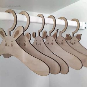 Hangers 2pcs INS Mori Wood Animal Hanger Nordic Style Creative Home Children's Room Baby Clothes