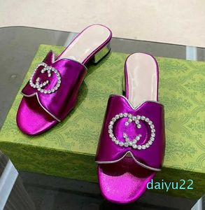 Designerskie luksusowe sandały Matelasse Slajd Sandal Flats Women Buty Muły Mule Sandał Sandał oryginalny skórzany jambina swobodne buty klapki stringi rozmiar rozmiar