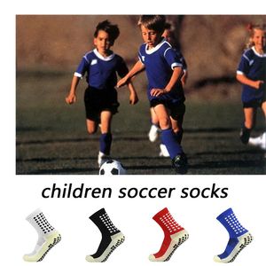 6PC Sportsocken Neue atmungsaktive Fußballsocken für Kinder und Jugendliche, quadratischer Silikon-Fußball mit rutschfestem Griff 231020