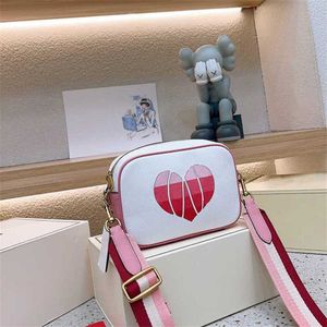 بيع CBAG HEART SNAPSHOT BAG FASHING RAINBOW CAMERA CAMERE BAC VIGNER WOMAN COTHER COTTER COTTER BACS WIDE CROSSBODY FACS LUXURYS HAIDES PESSES 230817