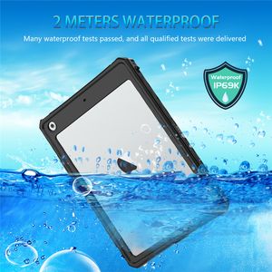 Omuz IP68 İPad için Su Geçirmez Temiz Tablet Kılıf 7 8 9 10.2 '' Ayarlanabilir Kirap Açık Hava Sporları Tam Koruyucu Yumuşak Tampon Şeffaf En Sağlam Zırh Toz Geçirmez Kabuk