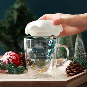 Kubki 300 ml Choinka Kubek Snowflake Glass Kubek Heatresanty podwójnie warstwowy szklany kubek kubek z pokrywką słodki na prezent świąteczny 231020