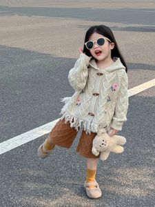 Giyim Setleri Kızlar Giysileri Sonbahar Kış Uzun Kollu Tassel İşlemeli Cape Kapüşonlu Kazak ve Kahverengi Pantolon Ayrı Sipariş Çocukları