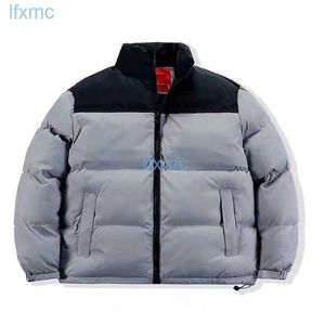 Down Designer Jacket Mens Parka Puffer Jackets Män Kvalitet VARMT Långärmad jacka's Ytterkläder Stylist Winter Coats 9 Colors Storlek M-2XL 3F1C WX95