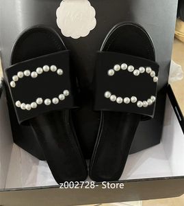 2023 Kvinnors designer tofflor Sandaler Flat Bottom Slide Herringben tofflor Summer Pearl 2C Metal Buckle Channel Outdoor Loafers Bath Shoes Beachwear Brand Shoes Shoes