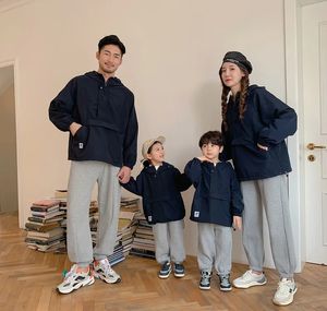 Family Matching Outfits Family Matching Outfits Parent-Child Unisex Clothing Sets Women's Baby Girl Jacket Fashion Daddy And Son Autumn Black Hoodies 231019