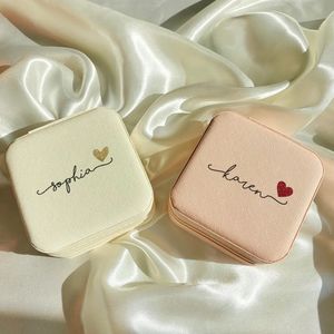 Jewelry Boxes Personalized Travel Case with Name Mother's Day Birthday Holiday Gifts for Her Bridesmaid Proposal 231019