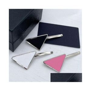 Hårtillbehör Metal Clip Designer Women Girl Triangle Letter Barrettes Fashion High Quality 3 Colors Drop Delivery Baby Kids Mater Dhyof