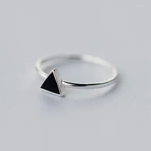 Klusterringar 925 Sterling Silver Geometric Black Emamel Triangle ol Justerbar ring Minimalistiska fina smycken för kvinnor Party Gift