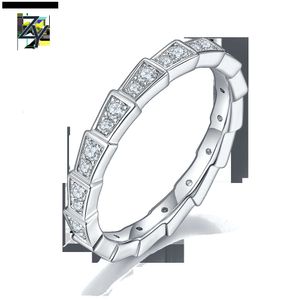 女性のためのジュエリーメッキリング結婚指輪スネークリングゴールドモイサナイトD VVS 925スターリングシルバー新しい到着0.5 ct 18k