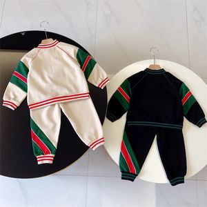 Kleidungssets für Kinder, Designer-Kleidungssets, neue Luxus-Druck-Trainingsanzüge, modische Buchstaben-Jacken, Jogger, lässiger Sport-Stil, Sweatshirt, Jungen-Kleidung