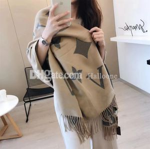 Designer Scarf New 2024 Cashmere Scarf Winter Style Thicked Shawl Western Fashion Burst Neck Everything Casual