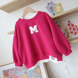 Hoodies moletom crianças camisola primavera e outono meninos meninas carta adesivo falso duas peças casual solto casaco 231020