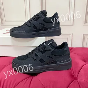 2023 Bekväma körskor Designer Casual Shoes Women Men Mens Daily Lifestyle Skateboarding Shoe Trendy Platform Walking Trainers FD2301001