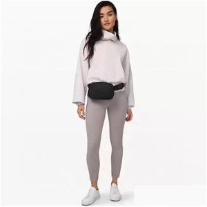 Yoga-Taschen Neue und Lu Gürteltasche Offizielle Modelle Damen Sport Taille Taschen Outdoor Messenger Brust 1L Kapazität mit Markenlogo Sports Outd Dhyno