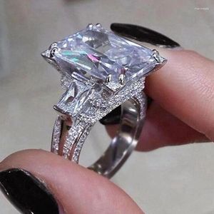 Cluster Rings Luxury Princess Cut White Cubic Zirconia Solitaire Engagement for Women Wedding Band Gift