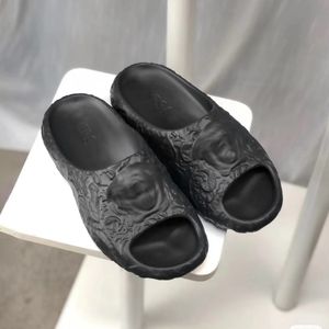 Pantofola di designScarpe Barocco donna di lusso dimensioni slider Punta tonda Gomma 3D testa uomo sandalo estivo Abito in vera pelle Flip Flop di marca
