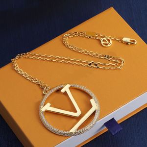 2023 exquisite and elegant brass large letter luxury necklace fashion goddess necklace designer personality fashion jewelry with original box