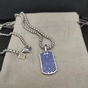 DY Fashion Naszyjnik Designer Wysokiej jakości Znakomita Premium Cross Medal Kształt Kształt North Star Twisted Square Diamond Naszyjnik