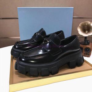 Sapatos de vestido de luxo designer mocassins triângulo logotipo monólito plataforma sola grossa para mulheres senhoras casual escovado chinelo cabeça redonda tênis treinadores preto branco