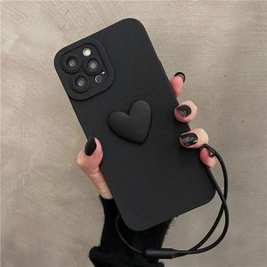 Cajas de teléfonos celulares Coreano lindo 3D Black Love Heart Funda suave con correa de muñeca para iPhone 15 14 13 12 11 Pro Max X XS XR 7 8 Plus Cubierta simple 231021