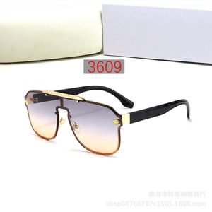 Desginer Vercaces New Fashionable Men's and Women's Sunglasses Fan Family Sunglasses Shooting Street Network Red Tide Flow Glasses 3609 Batch