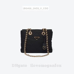 Ladies Re-Edition 1995 Chain recycled nylon parachute Bag Fashion Bags Shoulder Bags Black - Medium item No. : 1BG468_2AOS_V_COO